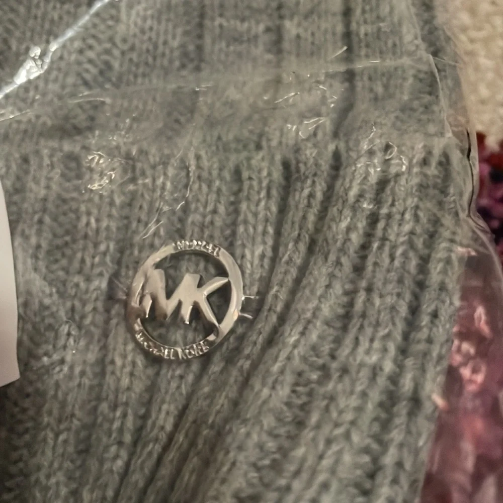 NWT Michael Kors Gray Pom Beanie